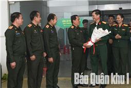 Đoàn công tác Quân khu 1 lên đường sang Lào  thực hiện nhiệm vụ biểu diễn nghệ thuật